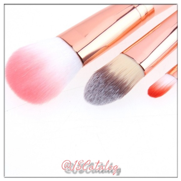 🎉HP🎉 NEW Set of 7 Makeup Brushes + FREE Pouch - Picture 6 of 7